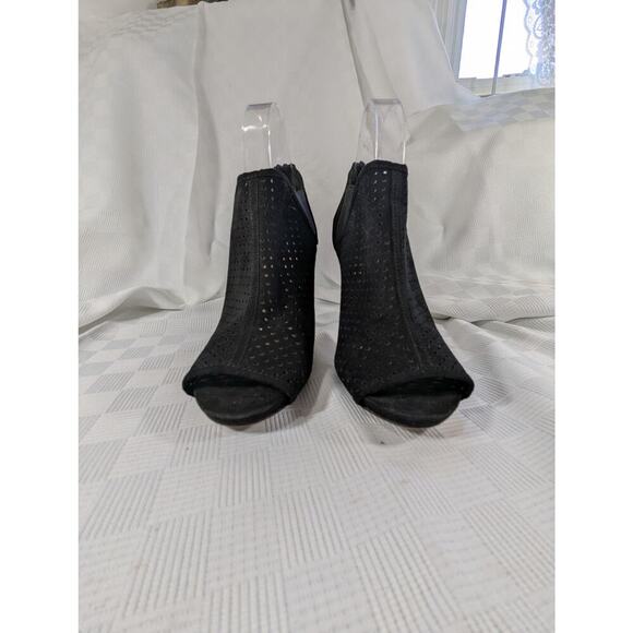 MADDEN GIRL! BLACK VEGAN SUEDE LEATHER PERFORATED DETAIL STILETTO HEELS! SZ 7.5M - Picture 5 of 10